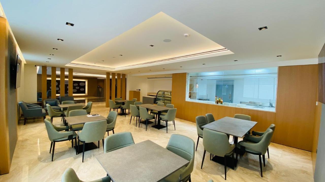 Sitara Hotel Apartment ดูไบ ภายนอก รูปภาพ
