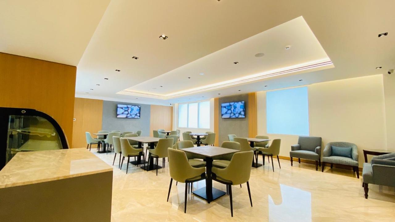 Sitara Hotel Apartment ดูไบ ภายนอก รูปภาพ