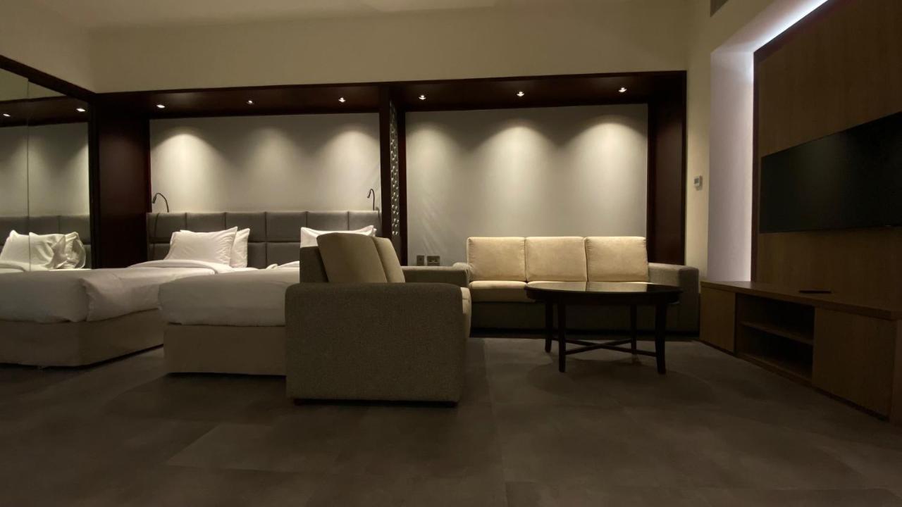 Sitara Hotel Apartment ดูไบ ภายนอก รูปภาพ