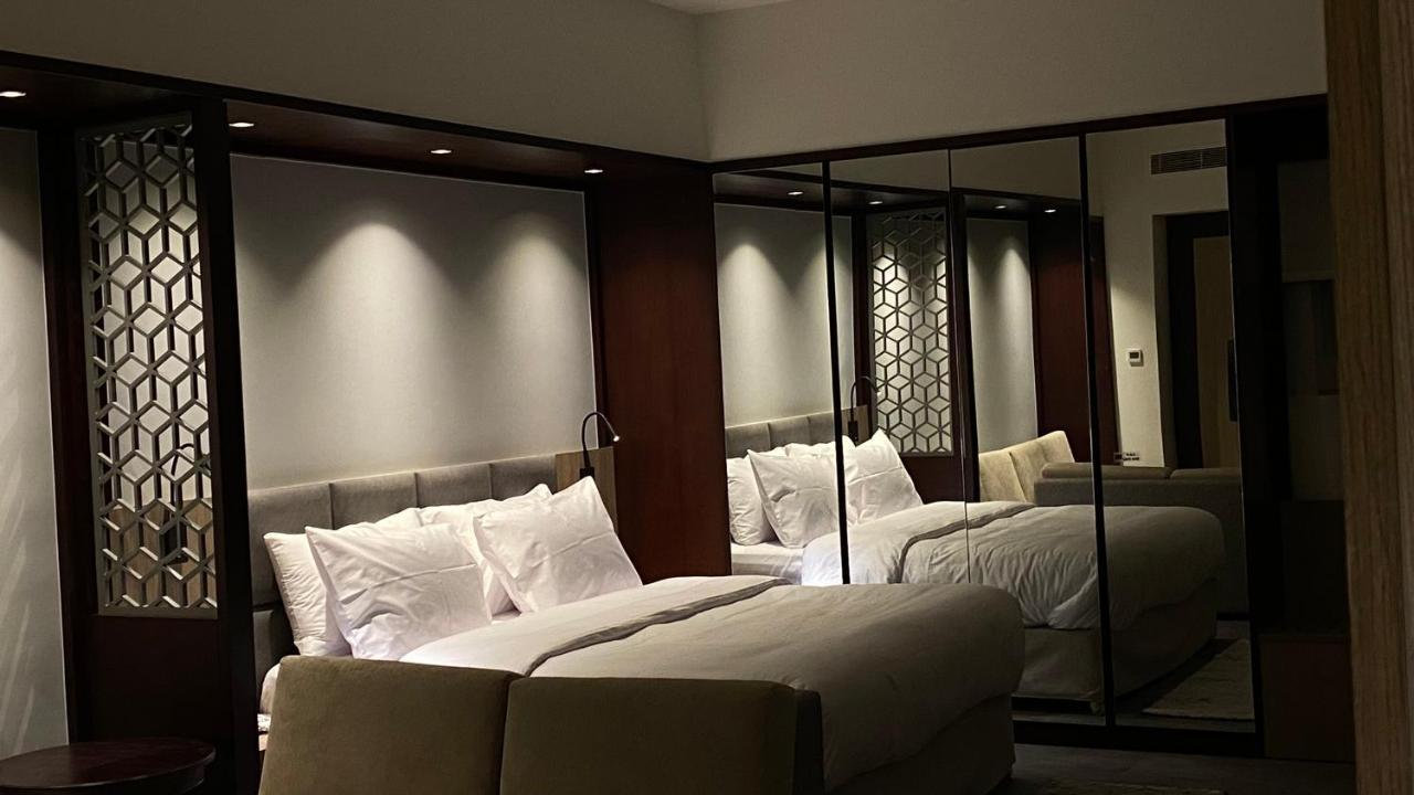 Sitara Hotel Apartment ดูไบ ภายนอก รูปภาพ