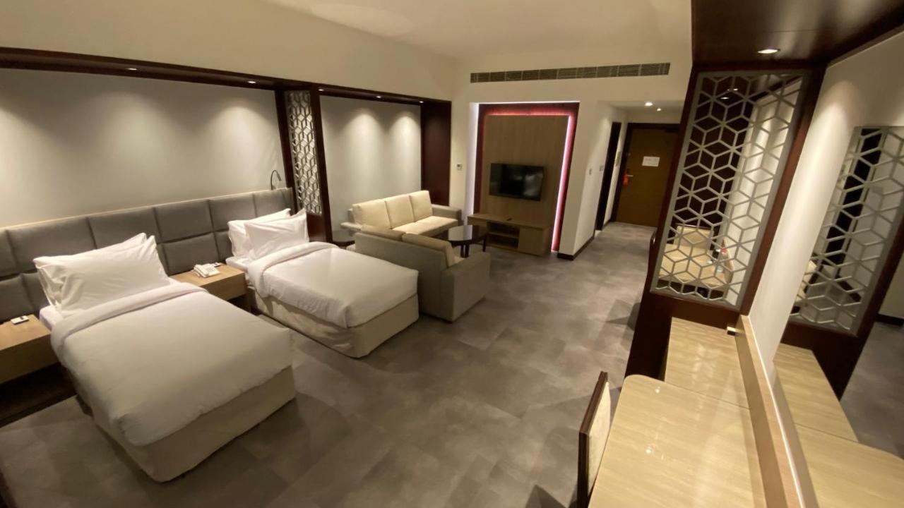 Sitara Hotel Apartment ดูไบ ภายนอก รูปภาพ