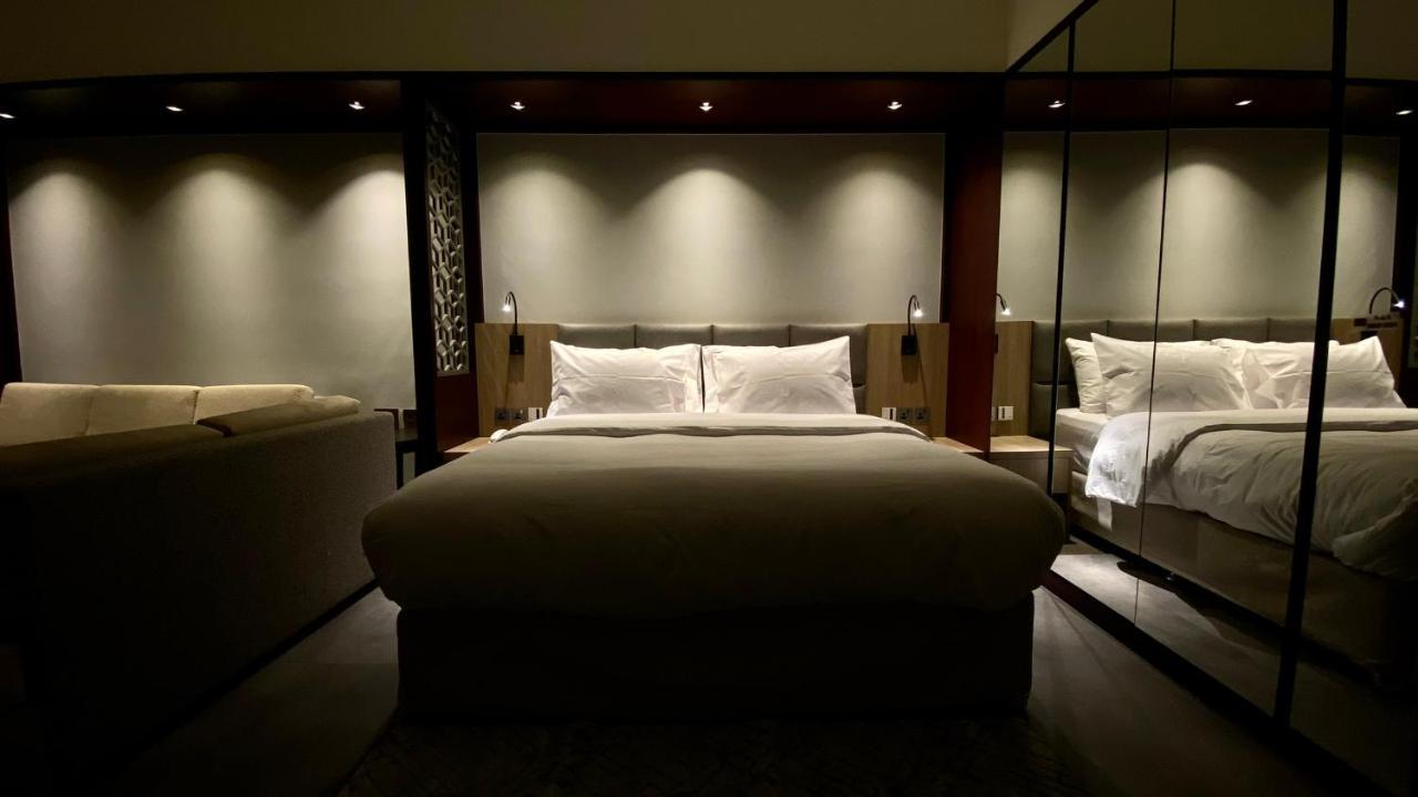 Sitara Hotel Apartment ดูไบ ภายนอก รูปภาพ