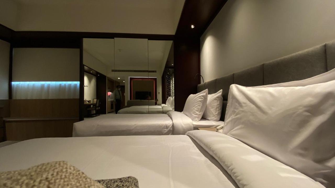 Sitara Hotel Apartment ดูไบ ภายนอก รูปภาพ