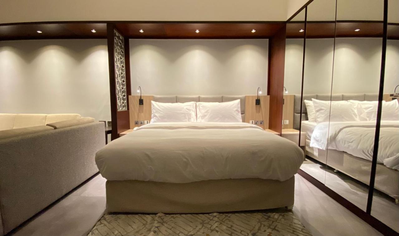 Sitara Hotel Apartment ดูไบ ภายนอก รูปภาพ