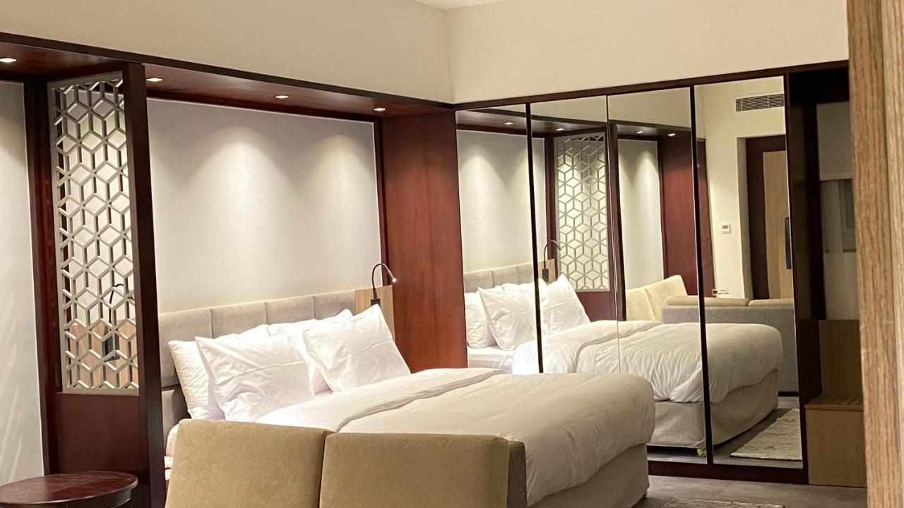 Sitara Hotel Apartment ดูไบ ภายนอก รูปภาพ