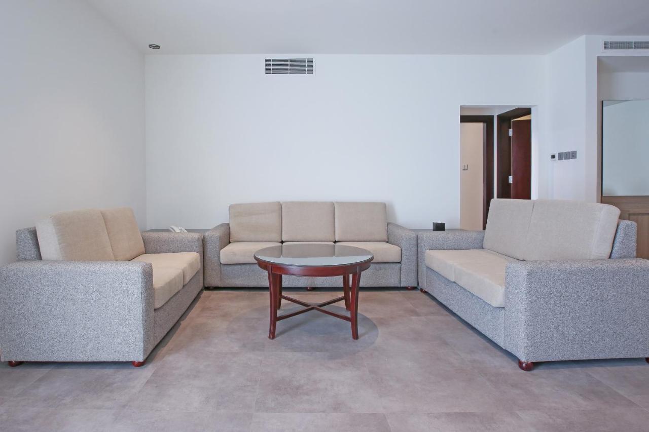 Sitara Hotel Apartment ดูไบ ภายนอก รูปภาพ