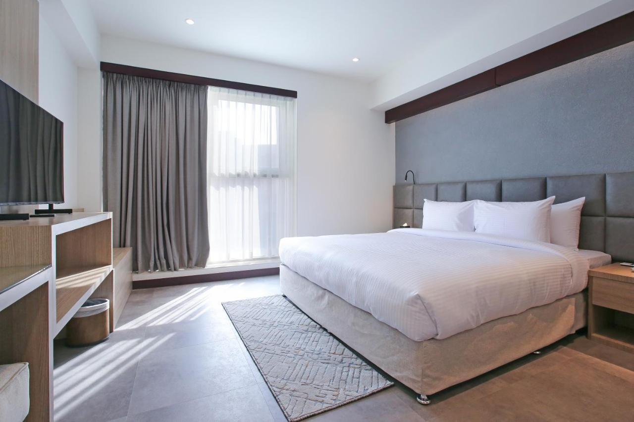 Sitara Hotel Apartment ดูไบ ภายนอก รูปภาพ