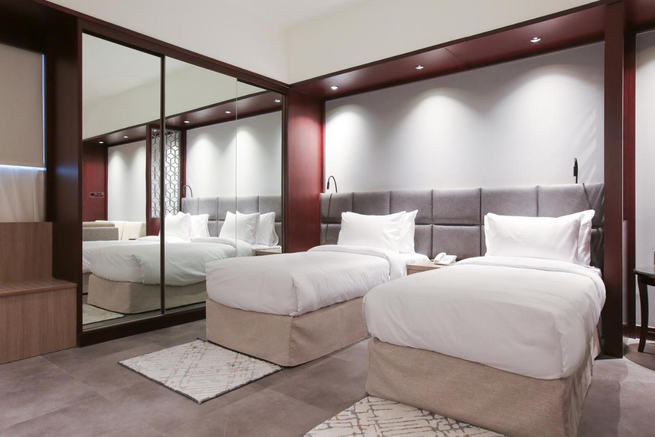 Sitara Hotel Apartment ดูไบ ภายนอก รูปภาพ